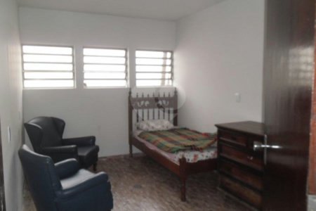 Sobrado à venda com 8 quartos, sendo 2 suítes, em Campo Belo, São Paulo, SP