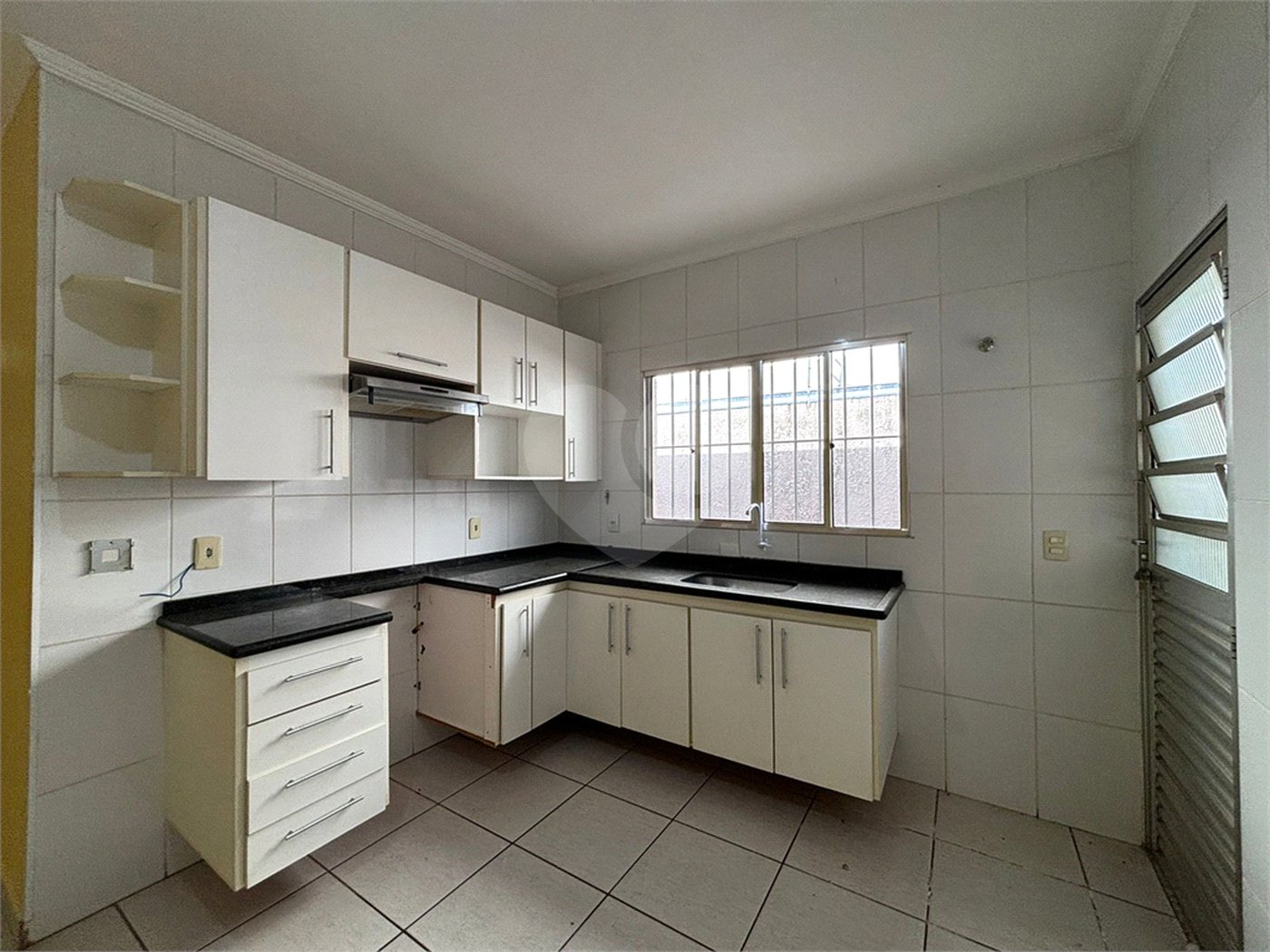 Casa à venda com 2 quartos, sendo 1 suíte, em Nova Cerejeira, Atibaia, SP