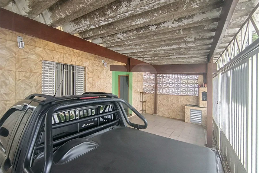 Casa Térrea à venda com 5 quartos, sendo 1 suíte,  em Chora Menino, São Paulo, SP
