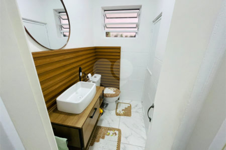 Casa à venda com 4 quartos, sendo 1 suíte,  em Jardim Stella, Santo André, SP