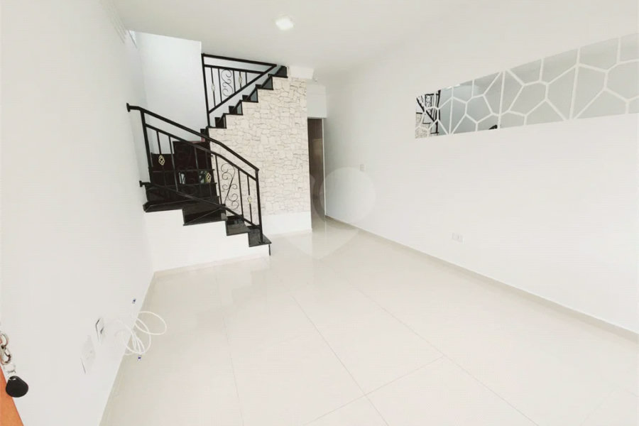 Casa à venda com 2 suítes no condomínio Residencial Vila Rosa, São Paulo - SP