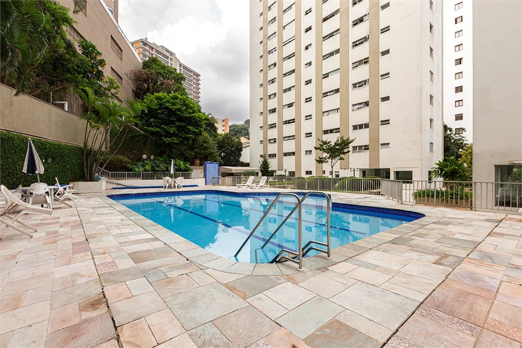 Apartamento à venda com 3 quartos, sendo 2 suítes, em Alto da Lapa, São Paulo, SP