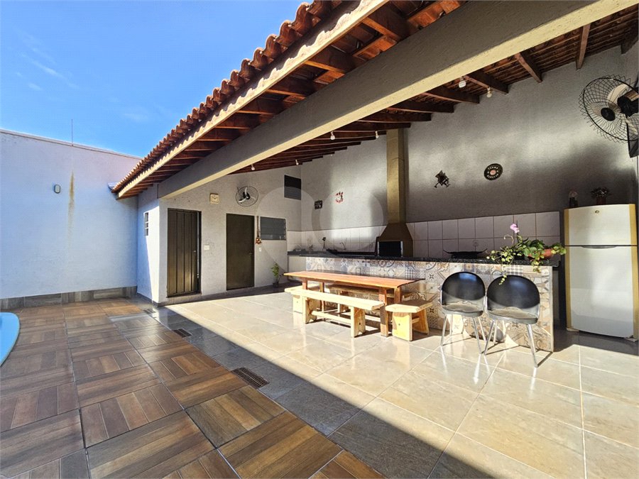 Casa à venda com 3 quartos, sendo 1 suíte,  em Jardim Jóquei Clube, Ribeirão Preto, SP