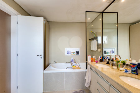 Apartamento à venda com 4 suítes em Jardim Marajoara, São Paulo, SP