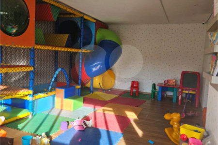 Apartamento à venda com 3 quartos, sendo 1 suíte, no Centro, Poá, SP
