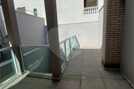 Sobrado à venda com 3 suítes em Jardim Marisa, São Paulo, SP