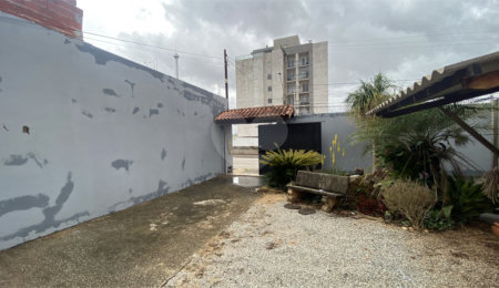 Casa para alugar com 2 quartos, sendo 1 suíte,  em Vila Carolina, Itapetininga, SP