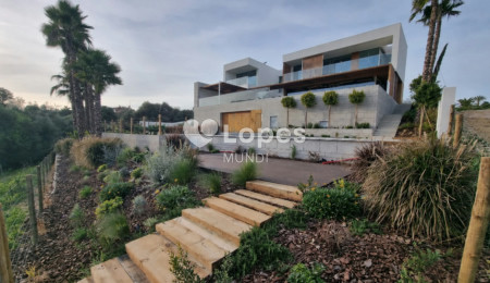 Casa com 4 quartos à venda em Lagos, Algarve, Portugal – Piscinas e jardim mediterrânico