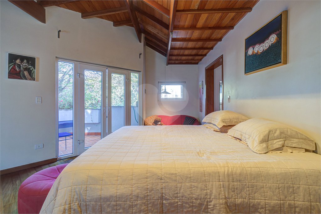 Casa de Vila à venda com 4 quartos, sendo 2 suítes,  em Jardim Marajoara, São Paulo, SP