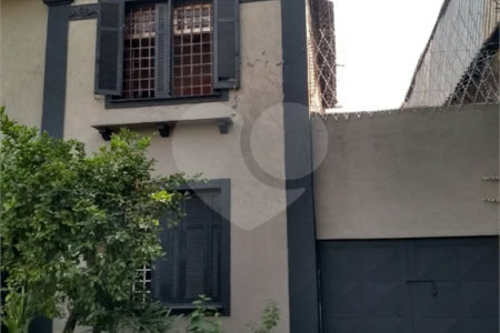 Imóvel Comercial com 6 Quartos e 2 banheiros à Venda, 445 m²