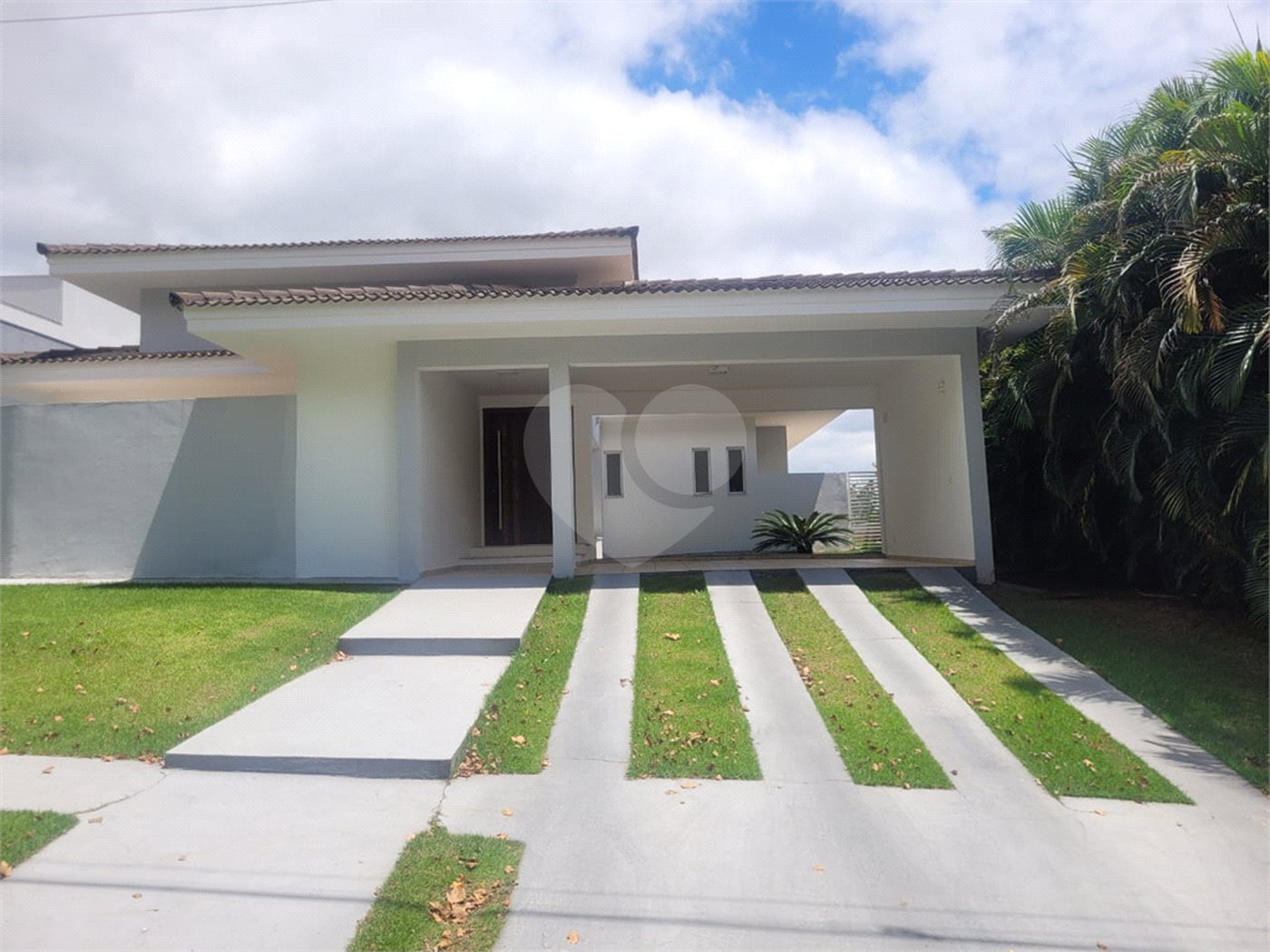Casa à venda com 3 suítes no condomínio Village Saint Charbel, Araçoiaba da Serra - SP