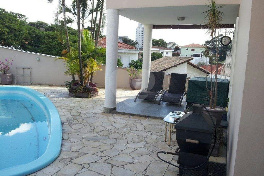 Casa à venda com 4 quartos, sendo 2 suítes, no condomínio Travessa Mário Antônio Correia,174, São Paulo - SP