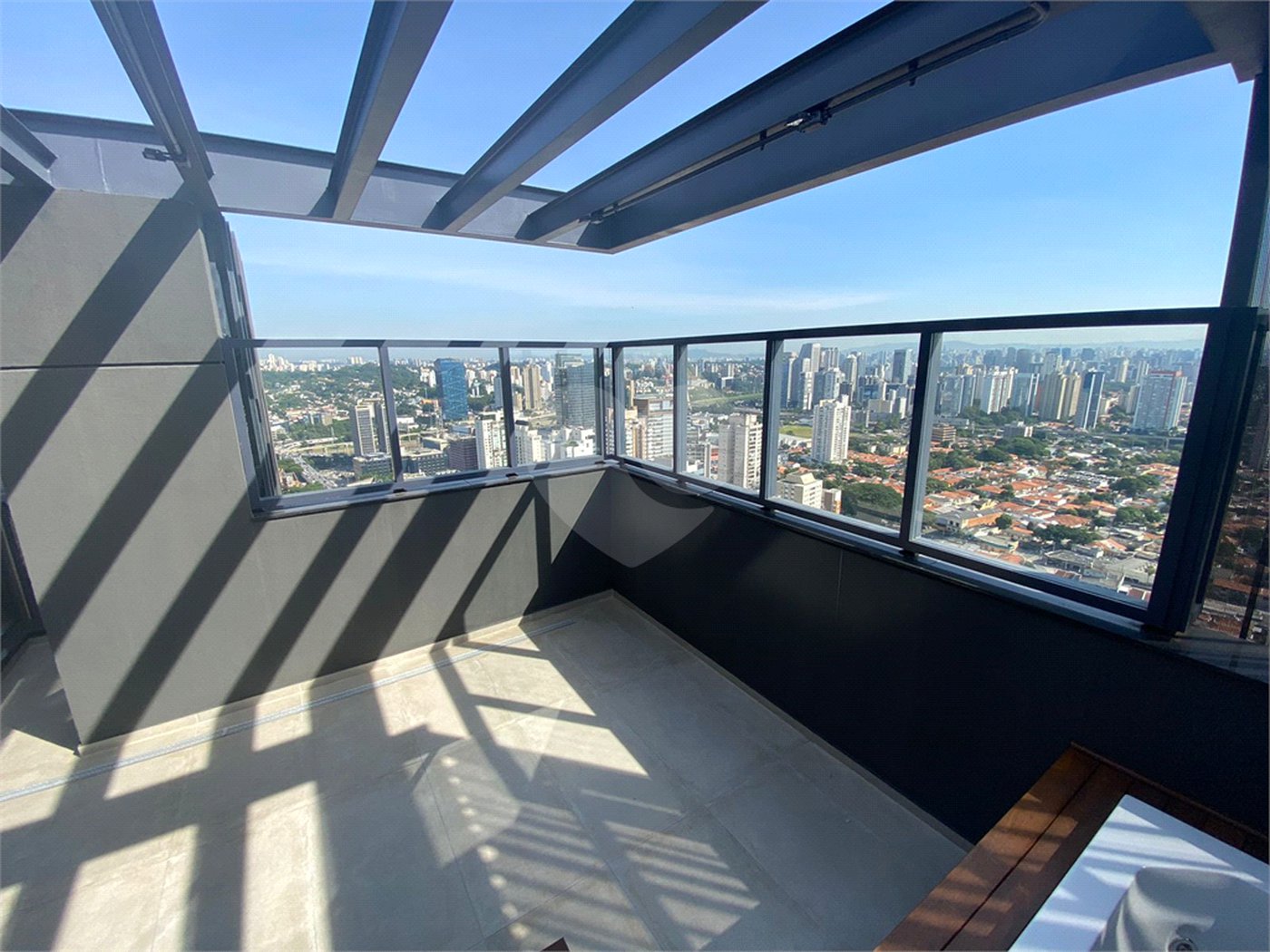 Apartamento à venda com 3 suítes em Jardim das Acácias, São Paulo, SP