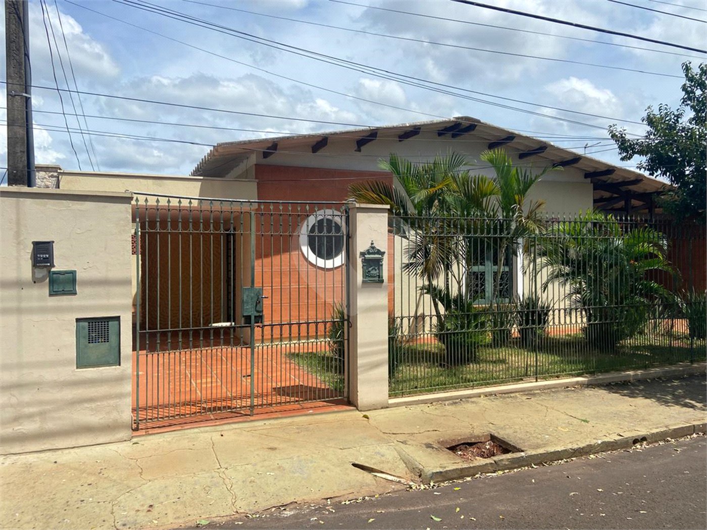 Casa à venda com 3 quartos em Jardim do Carmo, Araraquara, SP