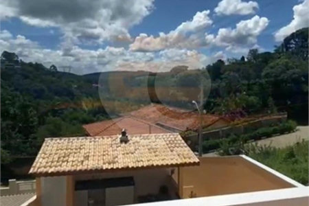 Casa à venda com 3 quartos, sendo 1 suíte, no condomínio Mirante da Mantiqueira, Mairiporã - SP