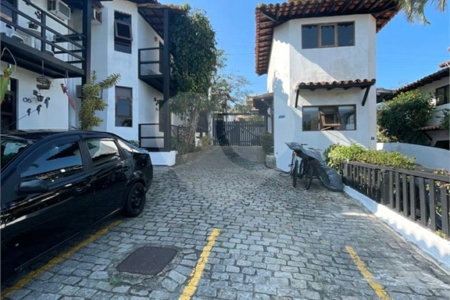 Casa à venda com 2 quartos, sendo 1 suíte, em Geribá, Armação dos Búzios, RJ