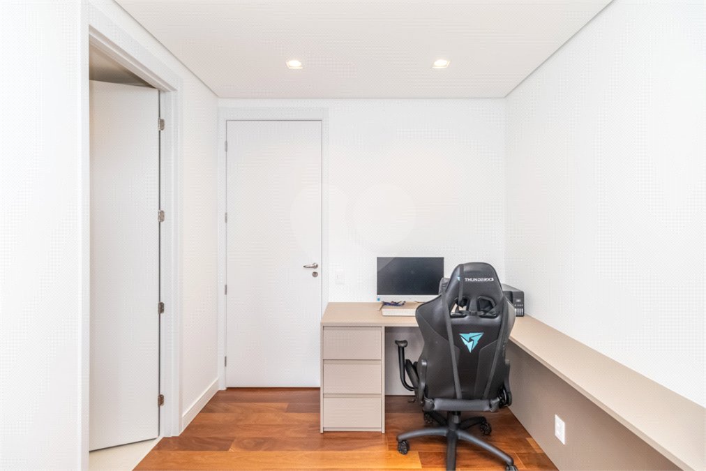 Apartamento à venda com 3 suítes em Campo Belo, São Paulo, SP