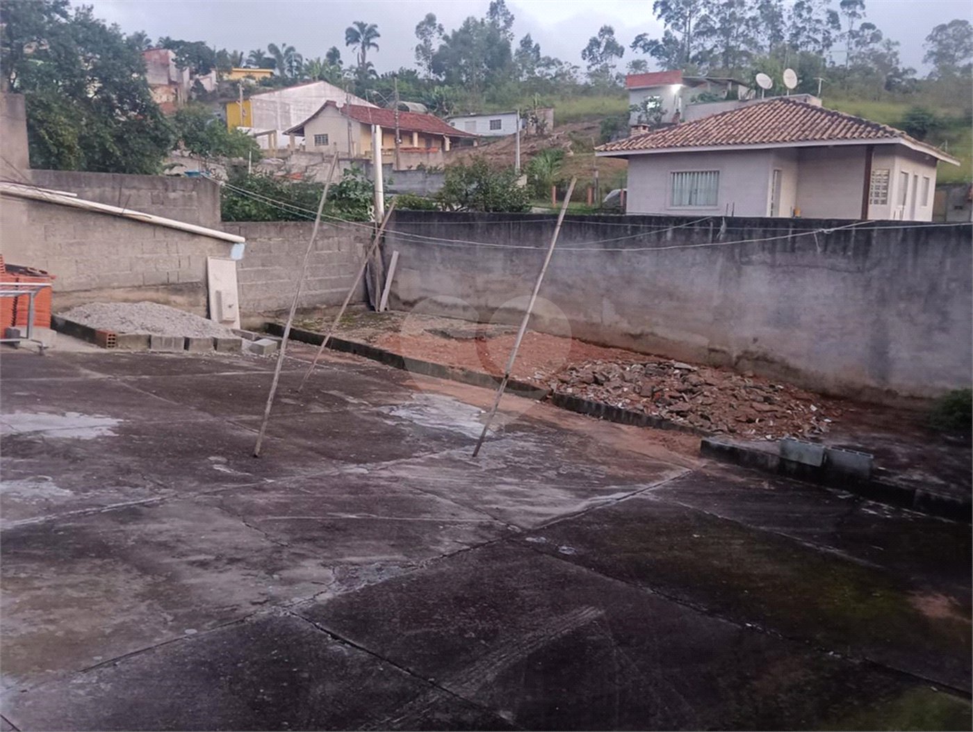 Casa à venda com 4 quartos, sendo 1 suíte,  no Centro, Salesópolis, SP