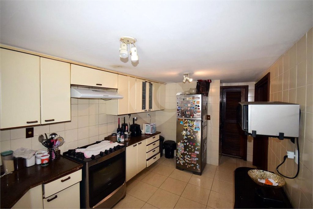 Casa à venda com 5 quartos, sendo 1 suíte, no condomínio Vivendas, Rio de Janeiro - RJ
