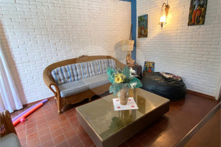 Casa à venda com 4 quartos, sendo 1 suíte,  em Vila Oliveira, Mogi das Cruzes, SP