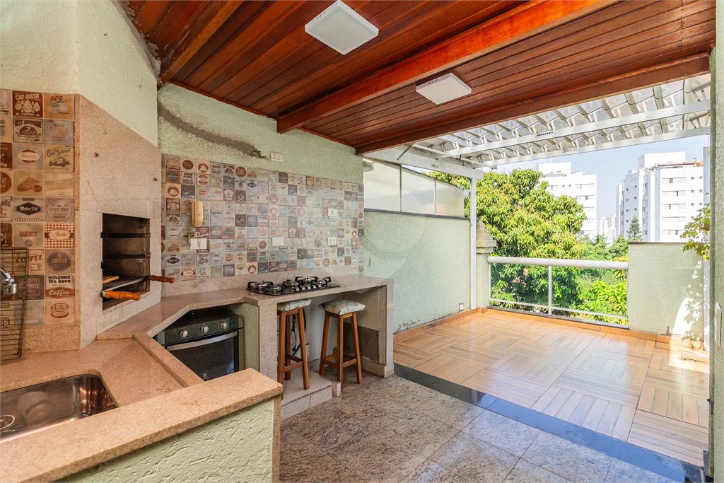 Casa à venda com 3 quartos, sendo 2 suítes,  no condomínio Sagres, São Paulo - SP