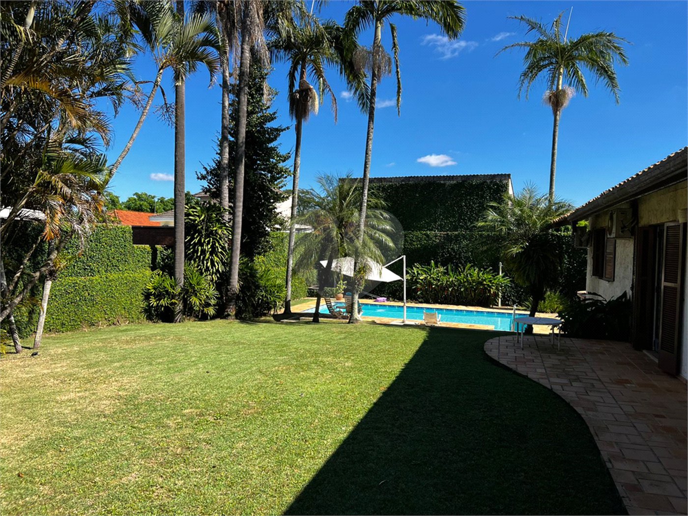 Casa Térrea à venda com 5 quartos, sendo 3 suítes, em Interlagos, São Paulo, SP