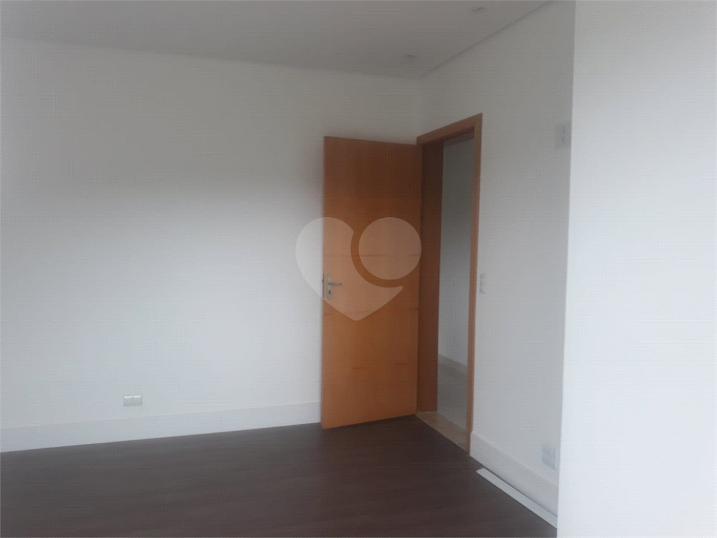 Sobrado à venda com 3 quartos, sendo 1 suíte, em Jardim Vitória, Mairinque, SP