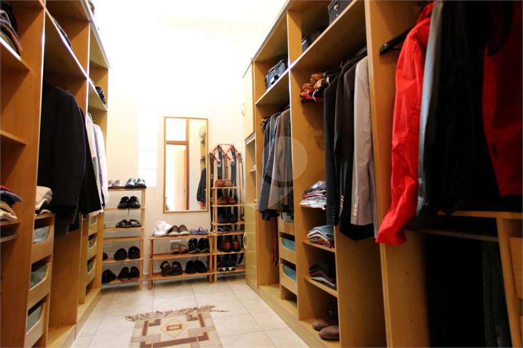 Casa à venda ou para alugar com 3 suítes em Vila Petrópolis, Atibaia, SP