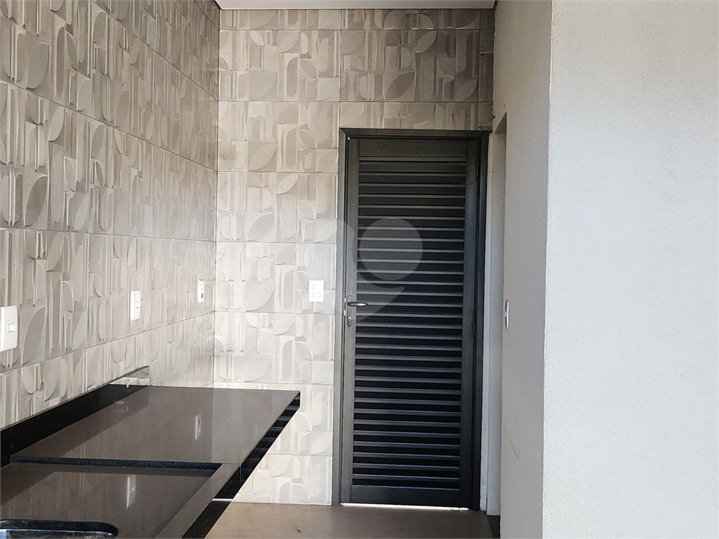 Casa à venda com 3 quartos, sendo 1 suíte, no condomínio Jd. Parque Alvorada, Araraquara - SP