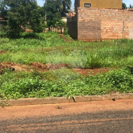 Terreno à venda no Centro, Planura, MG