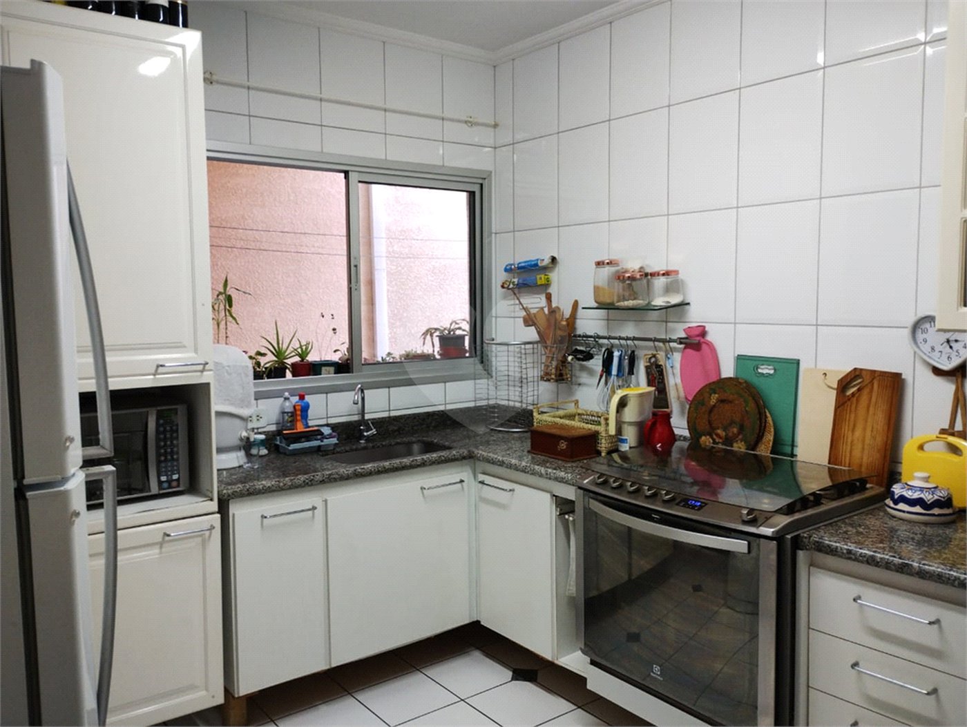 Sobrado à venda com 3 quartos, sendo 1 suíte,  em Vila Oliveira, Mogi das Cruzes, SP