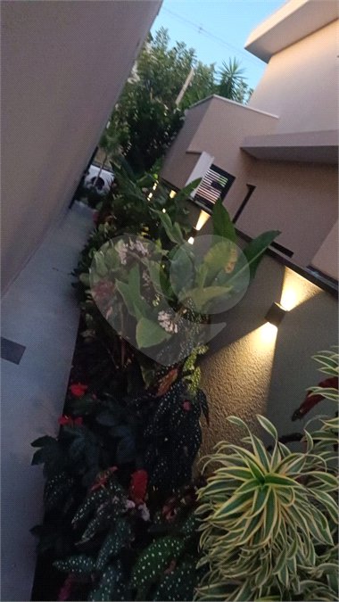 Casa à venda com 4 suítes no condomínio Sta Morriz, Campinas - SP