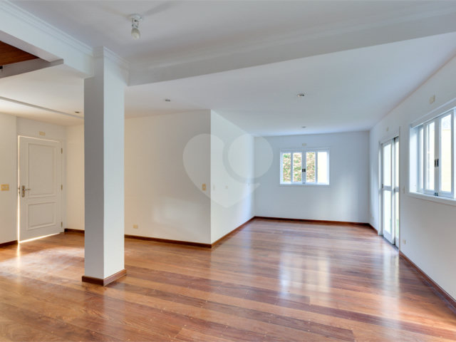 Casa para alugar com 4 quartos, sendo 2 suítes,  no condomínio Cassiano Ricardo, São Paulo - SP