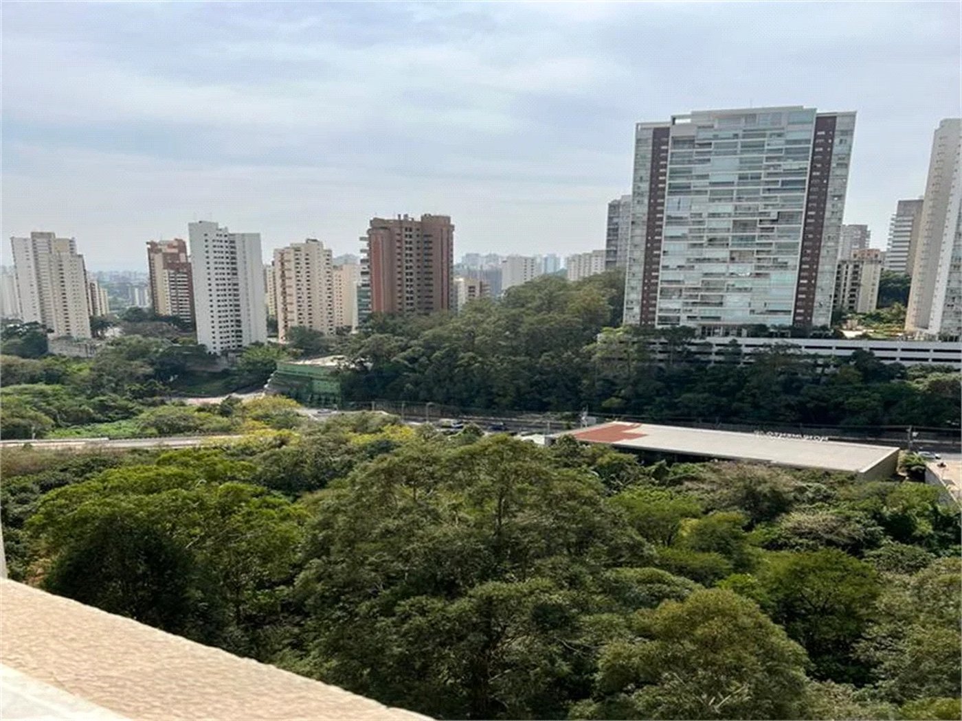 Apartamento à venda com 3 suítes em Jardim Caboré, São Paulo, SP