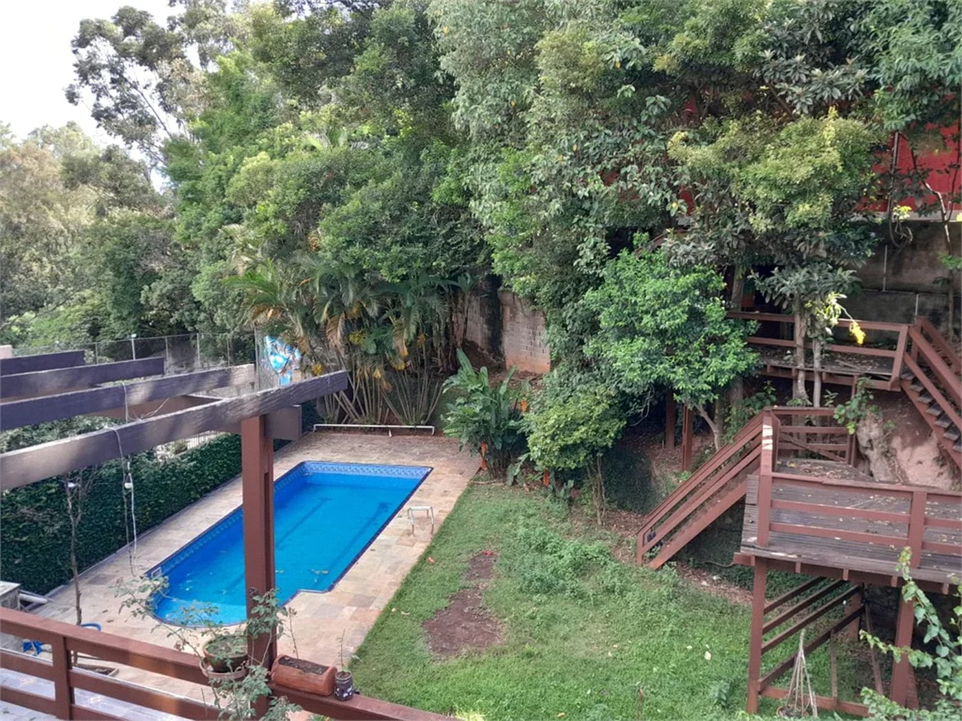 Sobrado à venda com 6 quartos, sendo 3 suítes,  em Rolinópolis, São Paulo, SP