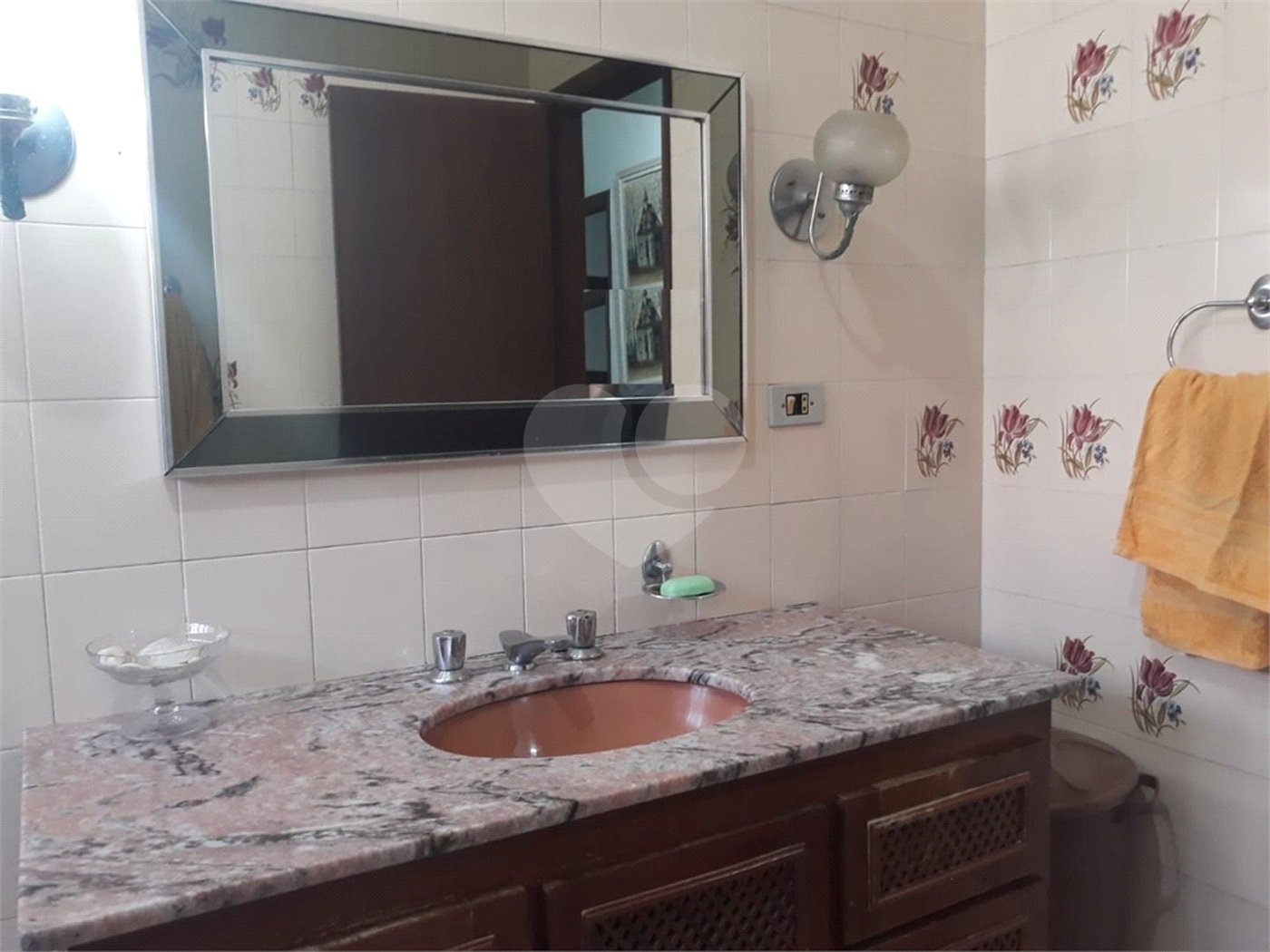Casa à venda ou para alugar com 3 quartos, sendo 1 suíte, em Jardim Maria Trindade, São Roque, SP