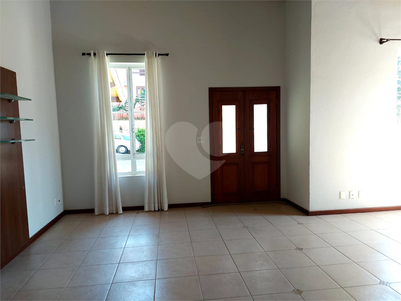 Casa charmosa e elegante localizada no deslumbrante Condomínio Villagio Capriccio Louveira SP
