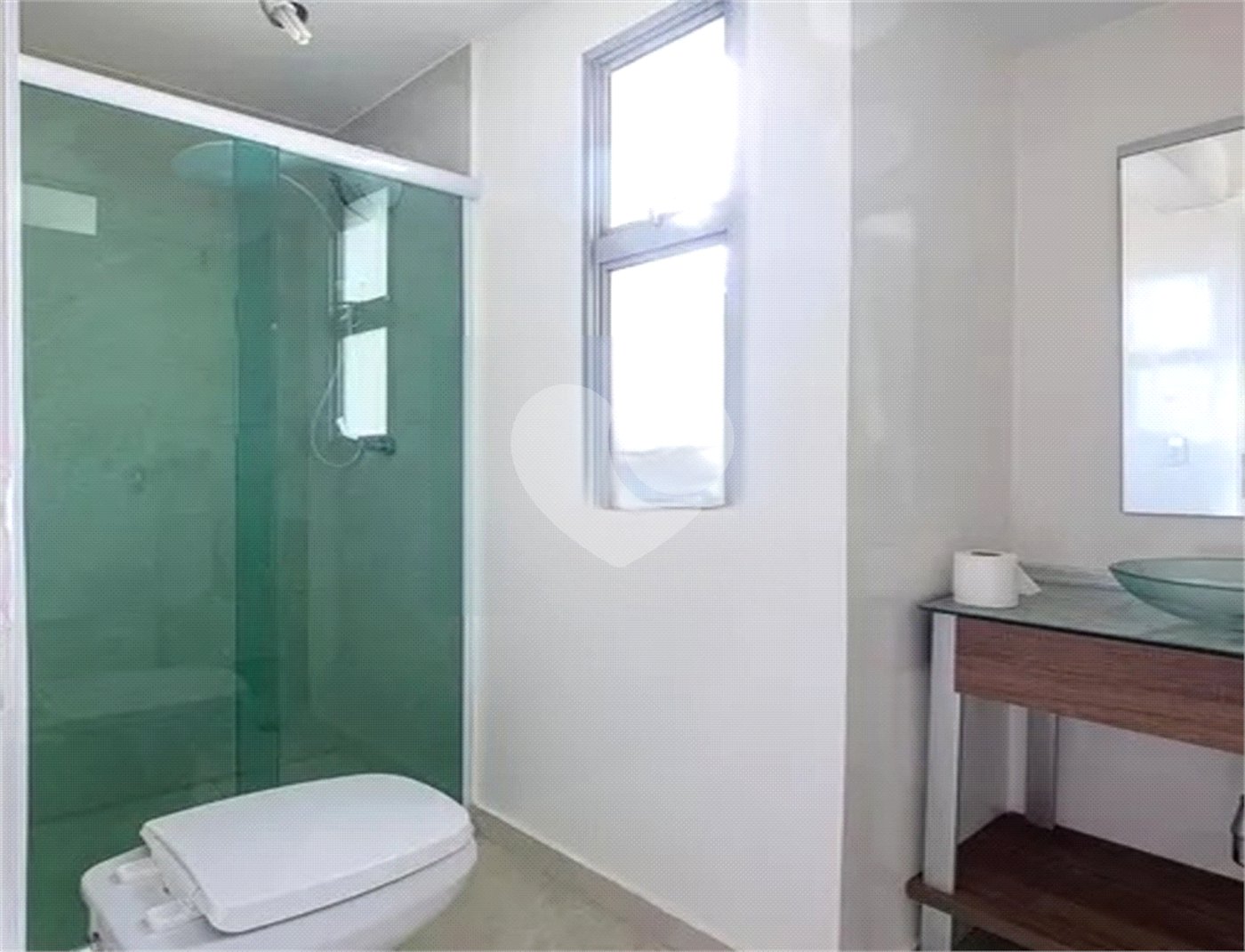 Apartamento à venda com 3 quartos, sendo 1 suíte,  em Cerqueira César, São Paulo, SP