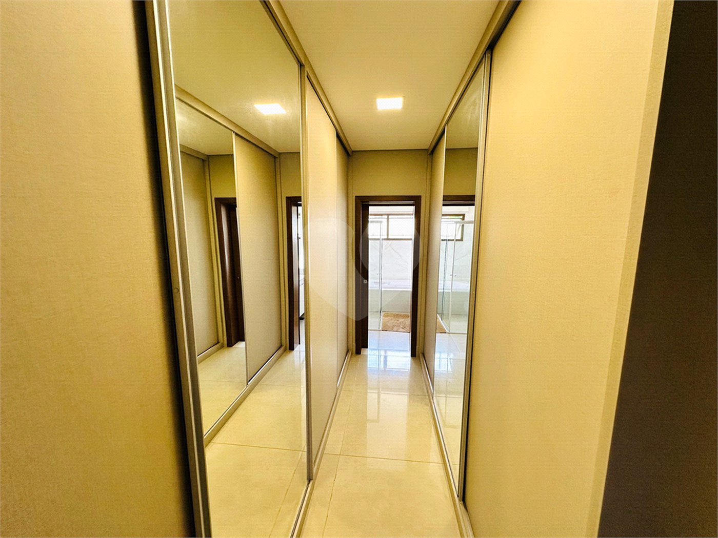 Casa à venda com 3 suítes no condomínio Florais do Valle, Cuiabá - MT