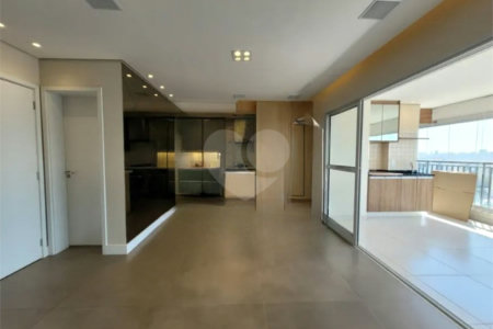 Apartamento à venda com 3 quartos, sendo 2 suítes, em Cambuci, São Paulo, SP