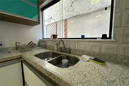 Sobrado à venda com 4 quartos, sendo 2 suítes,  em Vila Ipojuca, São Paulo, SP