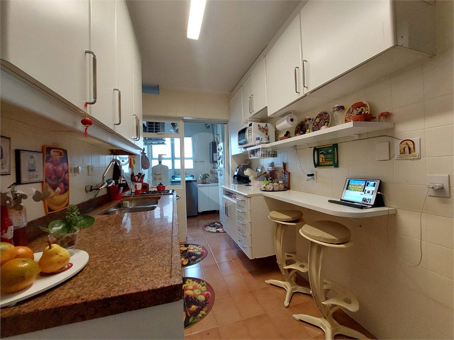 Apartamento à venda com 3 quartos, sendo 1 suíte, em Real Parque, São Paulo, SP