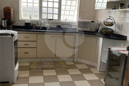 Casa à venda com 3 quartos, sendo 1 suíte, em Jardim das Palmeiras, Valinhos, SP