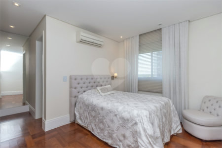 Apartamento à venda com 4 suítes em Campo Belo, São Paulo, SP