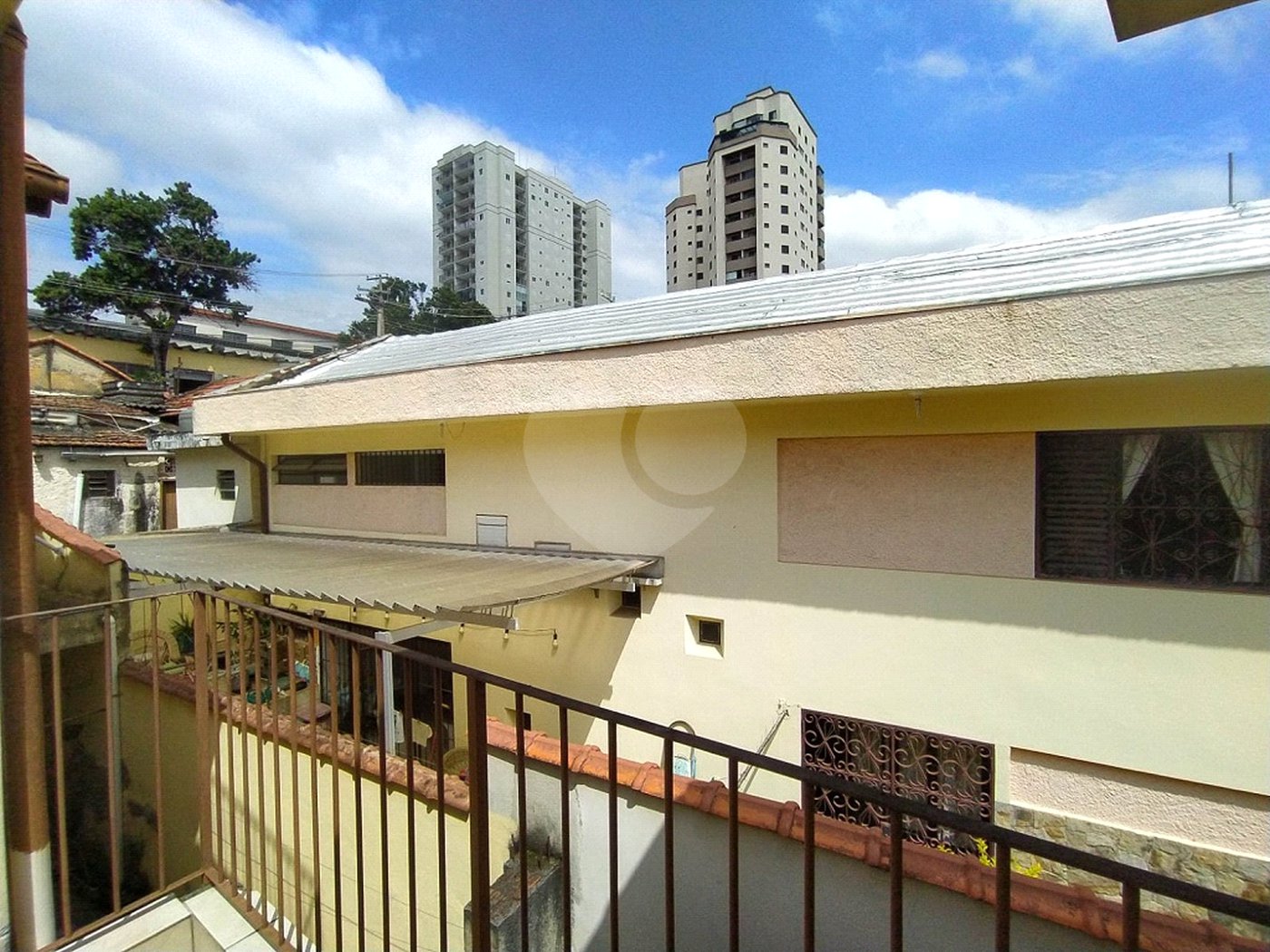 Casa à venda com 6 quartos, sendo 2 suítes, em Chora Menino, São Paulo, SP