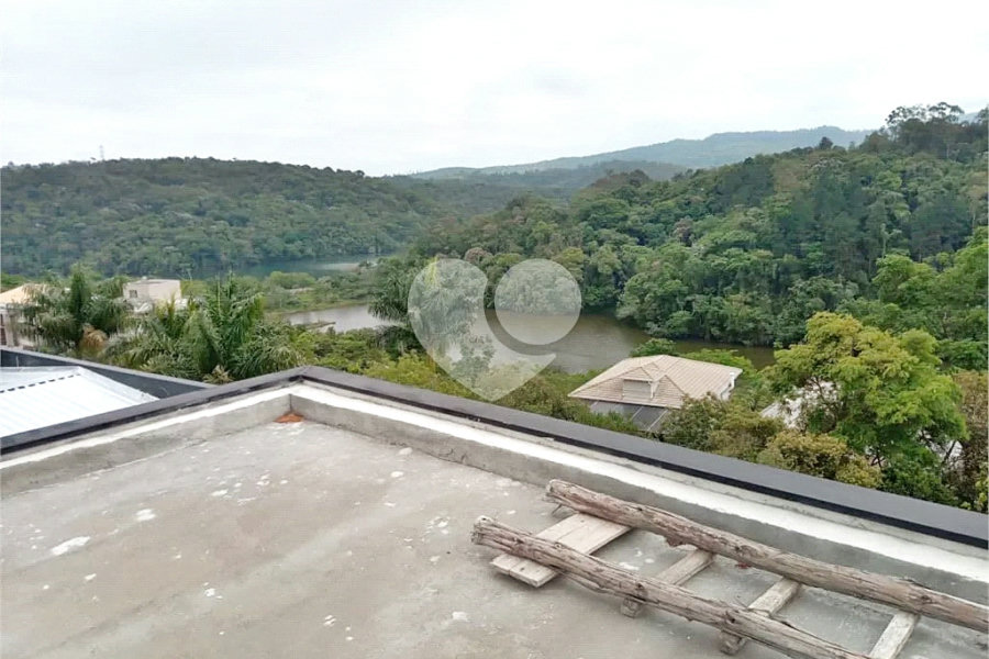 Casa à venda com 4 quartos, sendo 3 suítes, no condomínio Residencial Ecologico da Cantareira, Mairiporã - SP