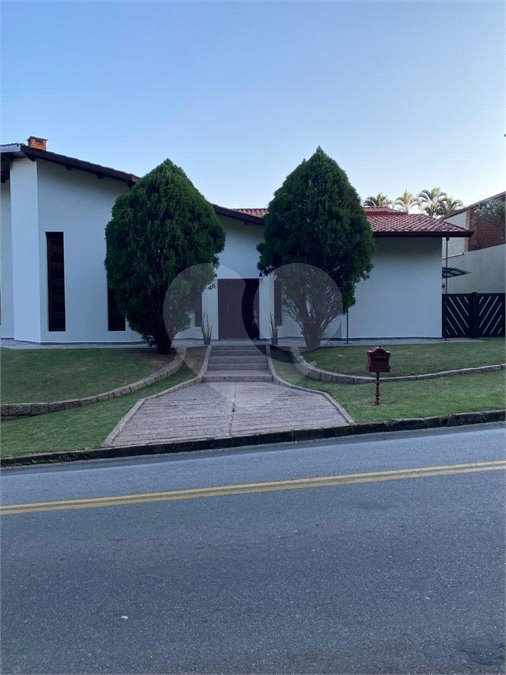 Casa à venda ou para alugar com 4 suítes no condomínio Estância Marambaia, Vinhedo - SP
