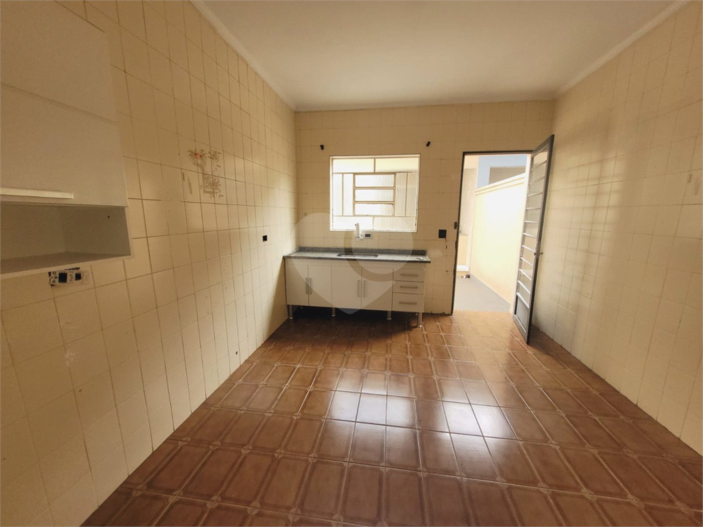 Casa à venda com 3 quartos, sendo 1 suíte, em Parque Maria Domitila, São Paulo, SP