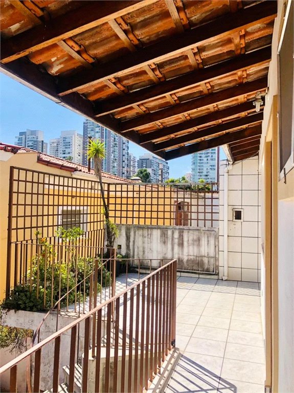 Sobrado à venda com 5 suítes em Vila Cordeiro, São Paulo, SP