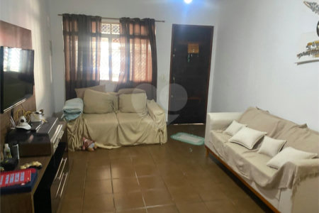 Sobrado à venda com 2 quartos em Vila Nivi, São Paulo, SP